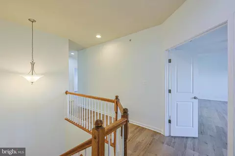Entry Way - 7824 Cedar Branch Dr, Gainesville, VA 20155 photo 8 of 12