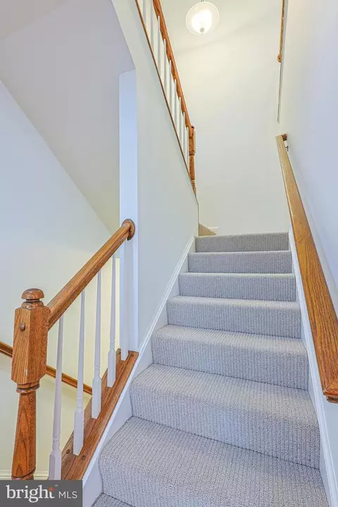 Entry Way - 7824 Cedar Branch Dr, Gainesville, VA 20155 photo 3 of 12