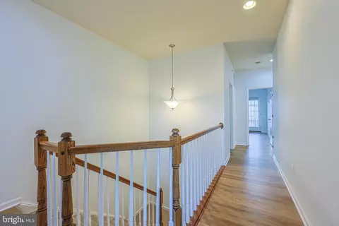 Entry Way - 7824 Cedar Branch Dr, Gainesville, VA 20155 photo 10 of 12