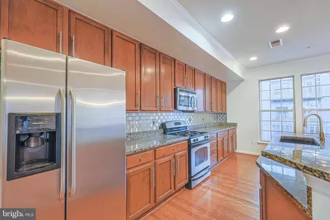 Kitchen - 7824 Cedar Branch Dr, Gainesville, VA 20155 photo 3 of 6