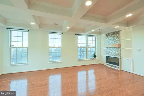 Living - 7824 Cedar Branch Dr, Gainesville, VA 20155 photo 5 of 11
