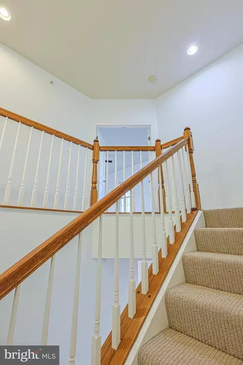 Entry Way - 7824 Cedar Branch Dr, Gainesville, VA 20155 photo 9 of 12