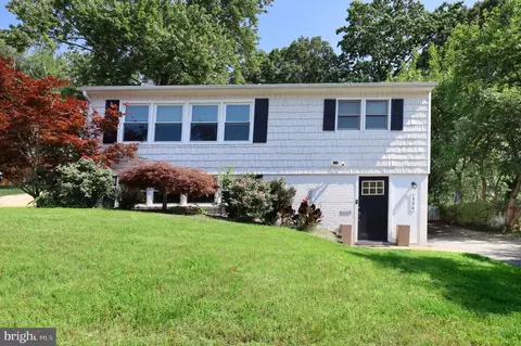 1536 Maurice Dr, Woodbridge, VA 22191