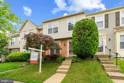 12990 Hunterbrook Dr, Woodbridge, VA 22192