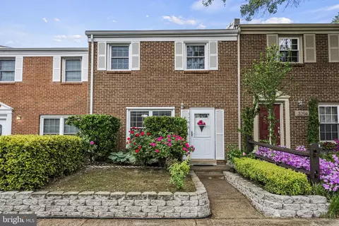3796 Port Hope Pt, Triangle, VA 22172
