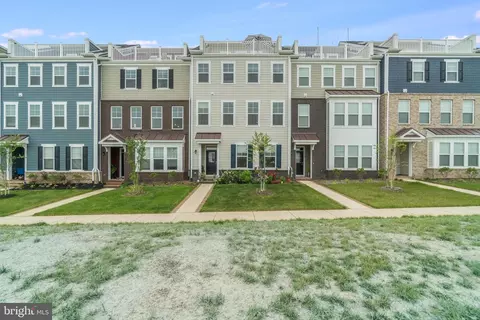1636 Sandpiper Bay Loop, Dumfries, VA 22026