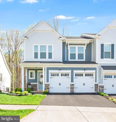 17811 Woods Overlook Dr, Dumfries, VA 22026