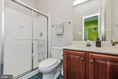 Bath - 8541 Tommy Ct, Manassas, VA 20112 photo 6 of 9