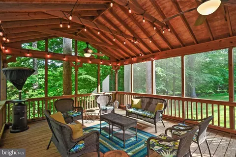 Exterior - 8541 Tommy Ct, Manassas, VA 20112 photo 21 of 32