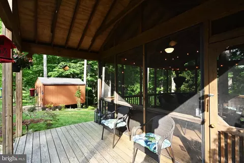 Exterior - 8541 Tommy Ct, Manassas, VA 20112 photo 16 of 32