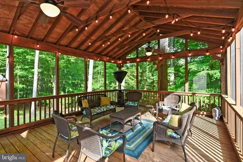 Exterior - 8541 Tommy Ct, Manassas, VA 20112 photo 20 of 32