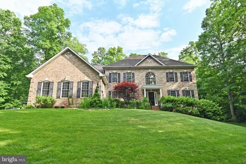 Exterior - 8541 Tommy Ct, Manassas, VA 20112 photo 2 of 32