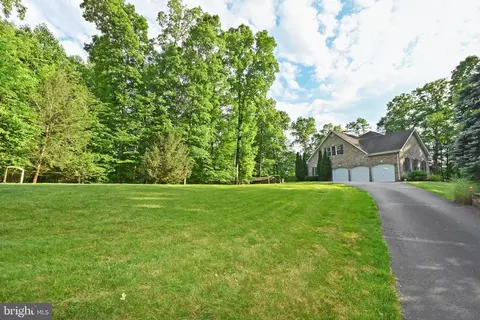 Exterior - 8541 Tommy Ct, Manassas, VA 20112 photo 26 of 32