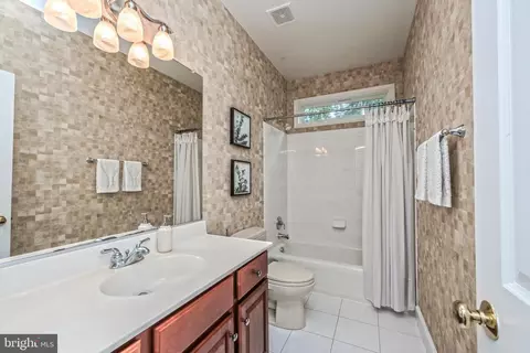 Bath - 8541 Tommy Ct, Manassas, VA 20112 photo 1 of 9