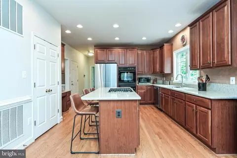 Kitchen - 8541 Tommy Ct, Manassas, VA 20112 photo 2 of 4