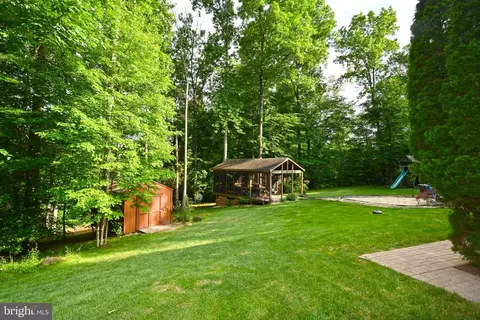Exterior - 8541 Tommy Ct, Manassas, VA 20112 photo 24 of 32