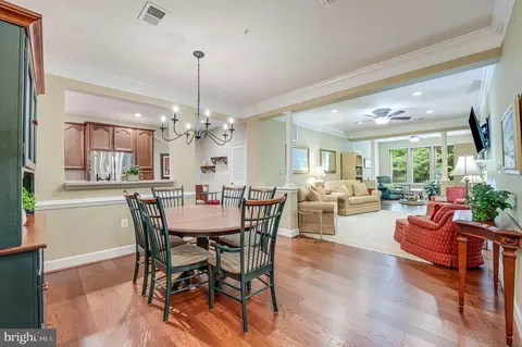 7055 Heritage Hunt Dr #105, Gainesville, VA 20155