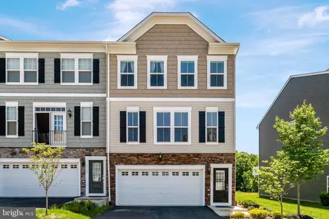 8745 Elsing Green Dr, Manassas, VA 20112