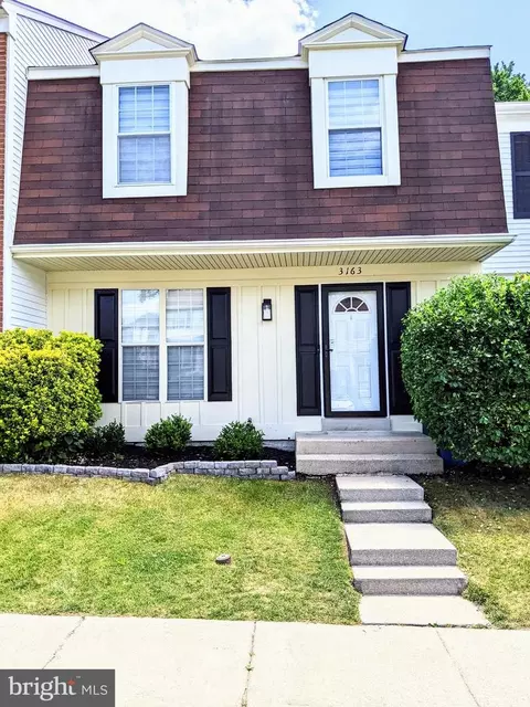 3163 Harvard St, Woodbridge, VA 22192