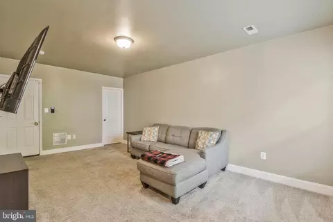 4312 Potomac Highlands Cir, Triangle, VA 22172 photo 7