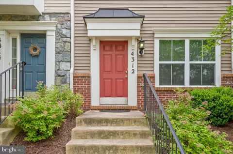 4312 Potomac Highlands Cir, Triangle, VA 22172 photo 5
