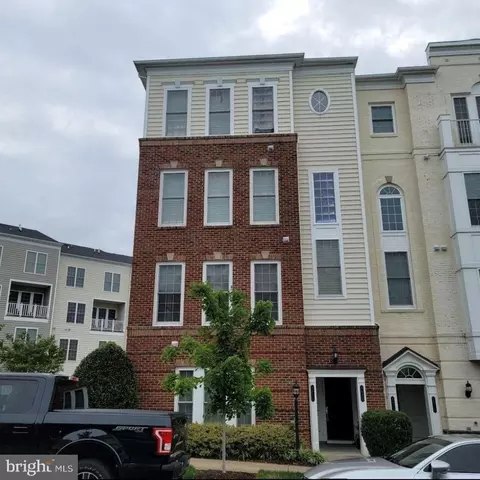 2422 Brookmoor Ln, Woodbridge, VA 22191