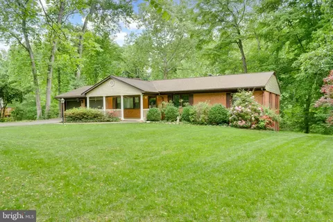 18310 Candice Dr, Triangle, VA 22172 photo 3