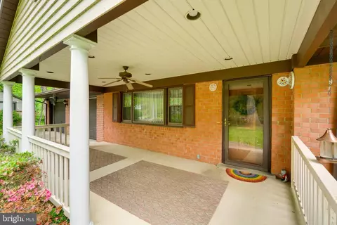 18310 Candice Dr, Triangle, VA 22172 photo 4