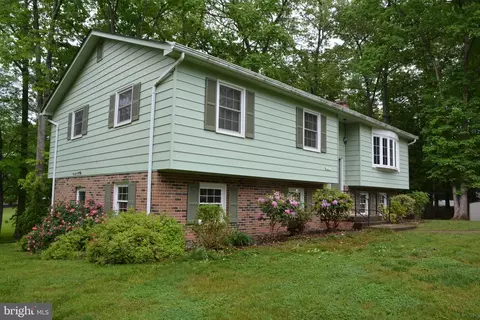 12013 Bradley Forest Rd, Manassas, VA 20112