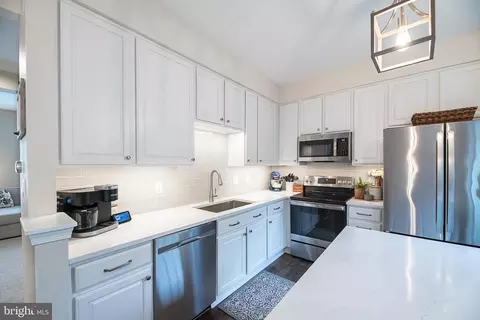 7261 Traphill Way, Gainesville, VA 20155 photo 2