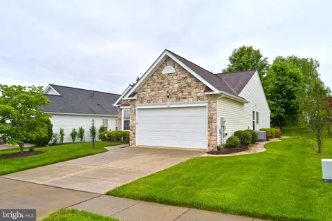 4022 Lunar Eclipse Dr, Dumfries, VA 22025 photo 2