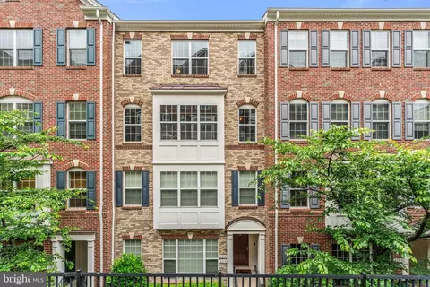 2281 Kew Gardens Dr, Woodbridge, VA 22191