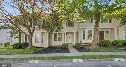 5005 Buena Vista Dr, Montclair, VA 22025
