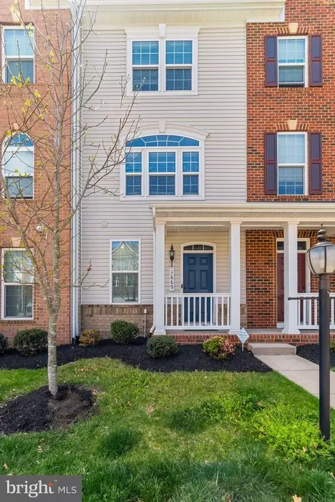 1669 Dorothy Ln, Woodbridge, VA 22191