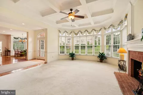Living - 8337 Roxborough Loop, Gainesville, VA 20155 photo 4 of 7