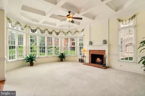 Living - 8337 Roxborough Loop, Gainesville, VA 20155 photo 5 of 7