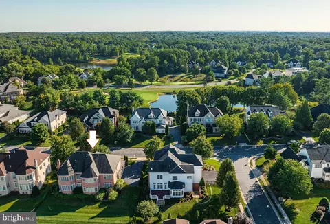 View/Area - 8337 Roxborough Loop, Gainesville, VA 20155 photo 2 of 7