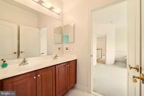 Bath - 8337 Roxborough Loop, Gainesville, VA 20155 photo 4 of 4