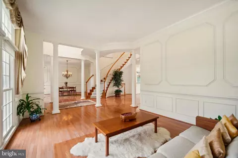 Living - 8337 Roxborough Loop, Gainesville, VA 20155 photo 2 of 7