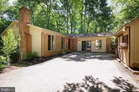 6492 Davis Ford Rd, Manassas, VA 20111