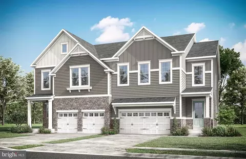 18035 Woods Overlook Dr, Dumfries, VA 22026