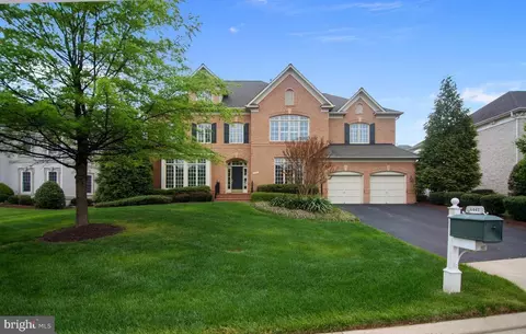 8441 Link Hills Loop, Gainesville, VA 20155