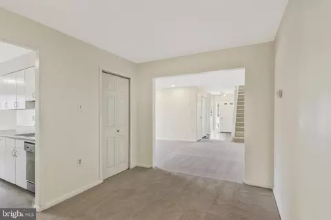 Entry Way - 7554 Belle Grae Dr, Manassas, VA 20109 photo 5 of 5