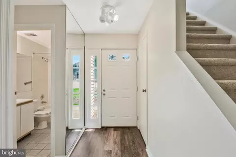 Entry Way - 7554 Belle Grae Dr, Manassas, VA 20109 photo 1 of 5