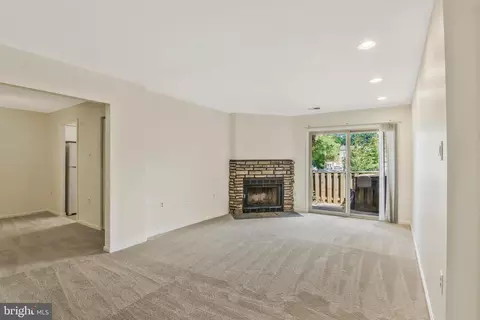 Living - 7554 Belle Grae Dr, Manassas, VA 20109 photo 1 of 1