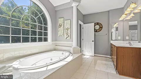 Bath - 7313 Great Mere Ct, Manassas, VA 20112 photo 5 of 5