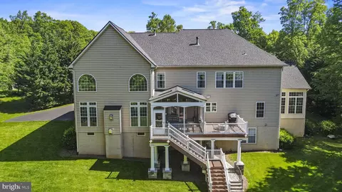 Exterior - 7313 Great Mere Ct, Manassas, VA 20112 photo 5 of 11