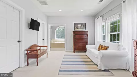 Entry Way - 7313 Great Mere Ct, Manassas, VA 20112 photo 5 of 10