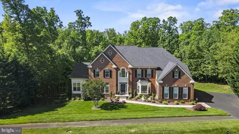 Exterior - 7313 Great Mere Ct, Manassas, VA 20112 photo 9 of 11