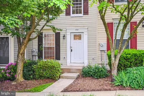 1721 Vonnies View Ct, Woodbridge, VA 22192